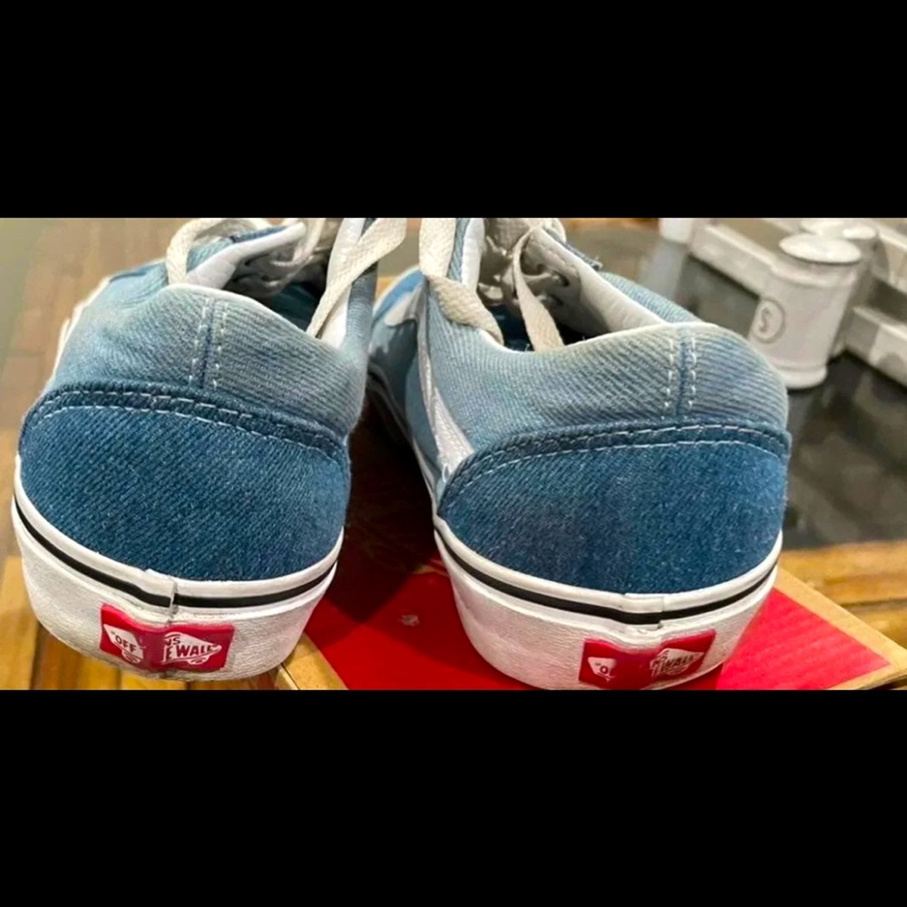 Vans - Picture 4 of 6